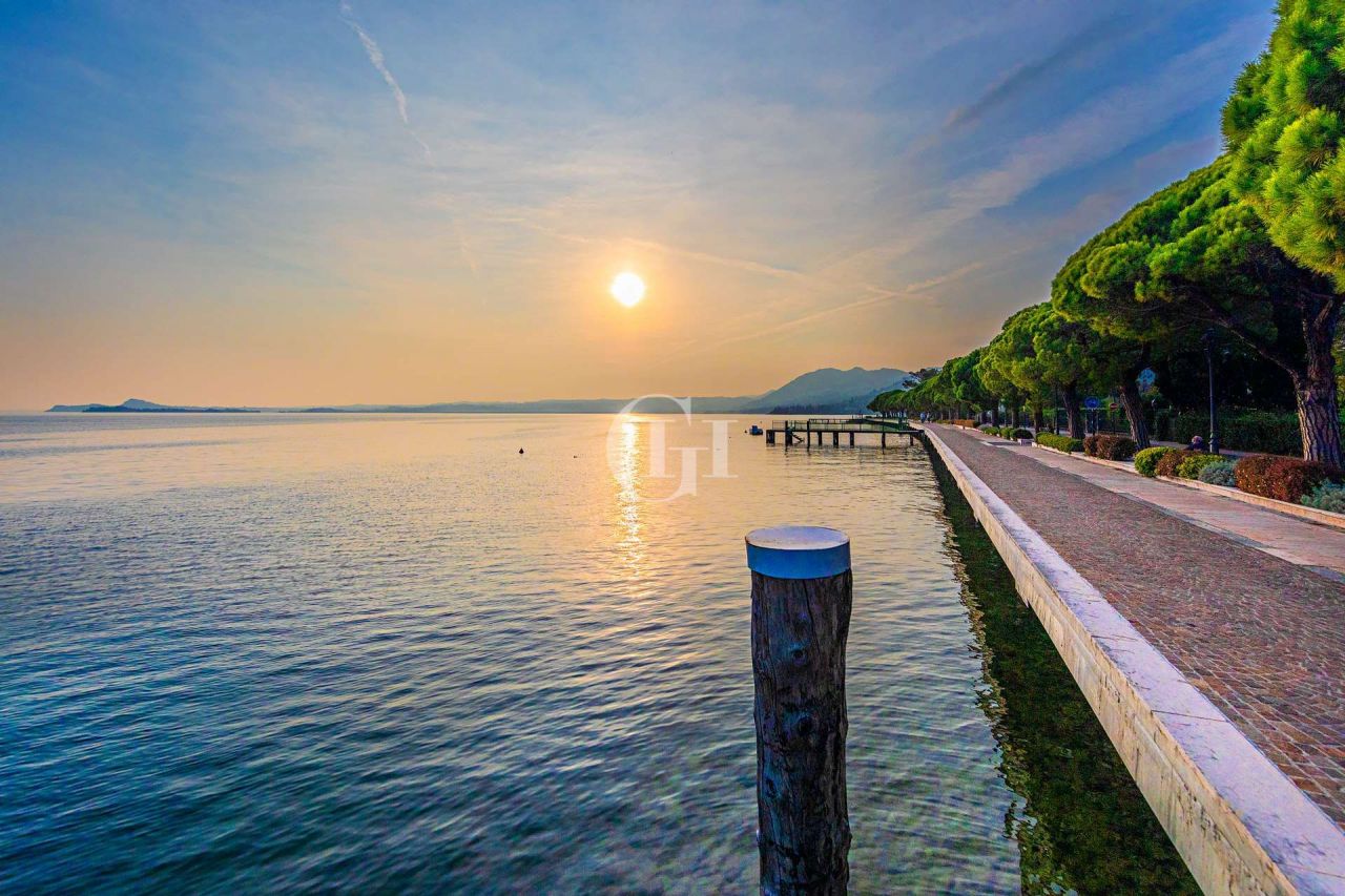 Haus für den Wiederaufbau in Gardasee, Italien, 170 m² - Foto 1