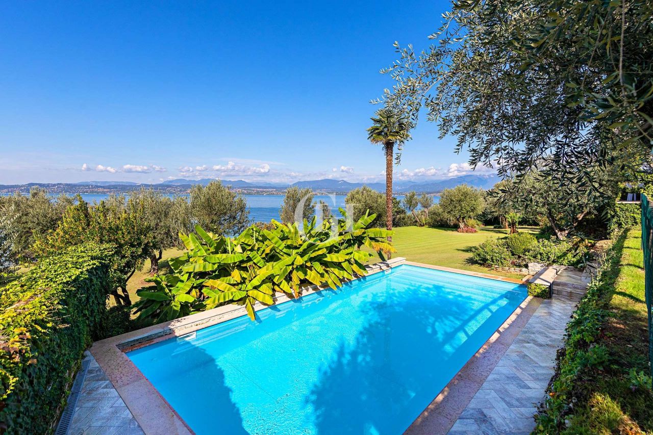 Villa in Gardasee, Italien, 1 050 m² - Foto 1