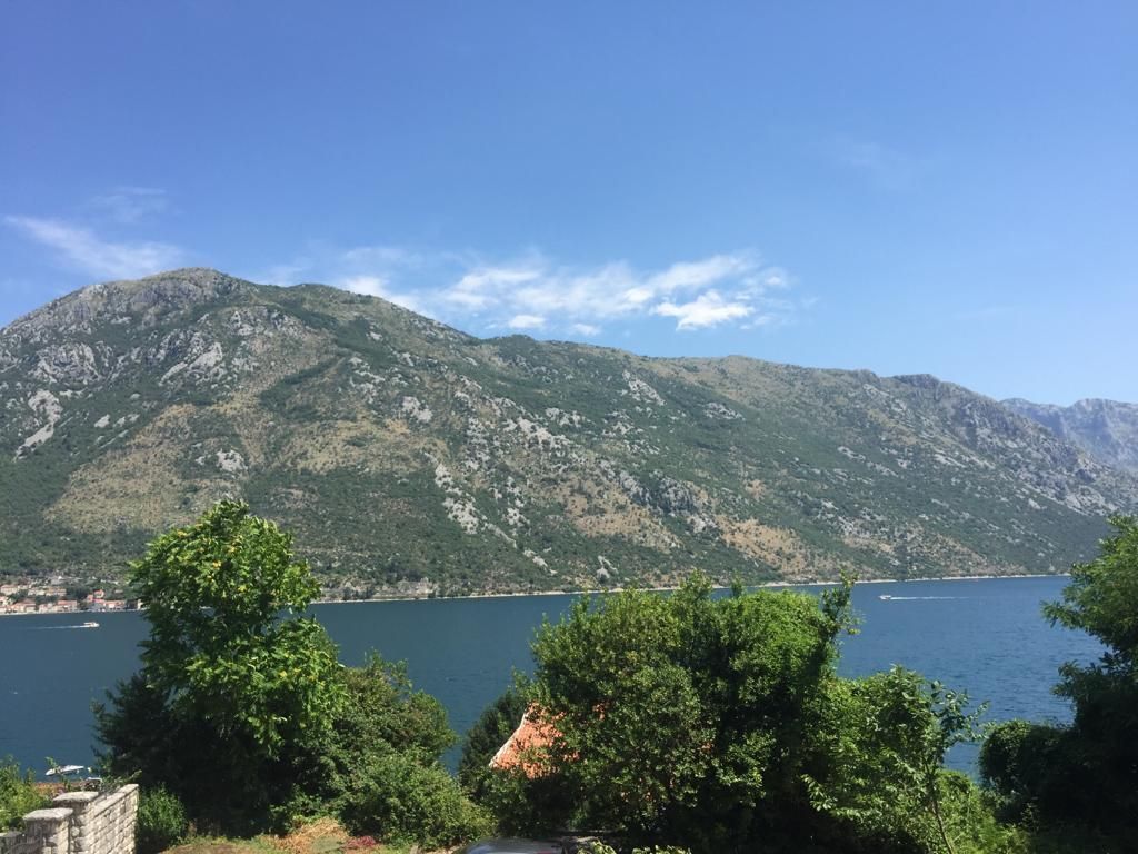 Terreno en Stoliv, Montenegro, 10 046 m² - imagen 1