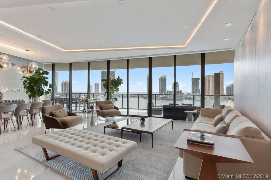 Flat in Miami, USA, 320 m² - picture 1