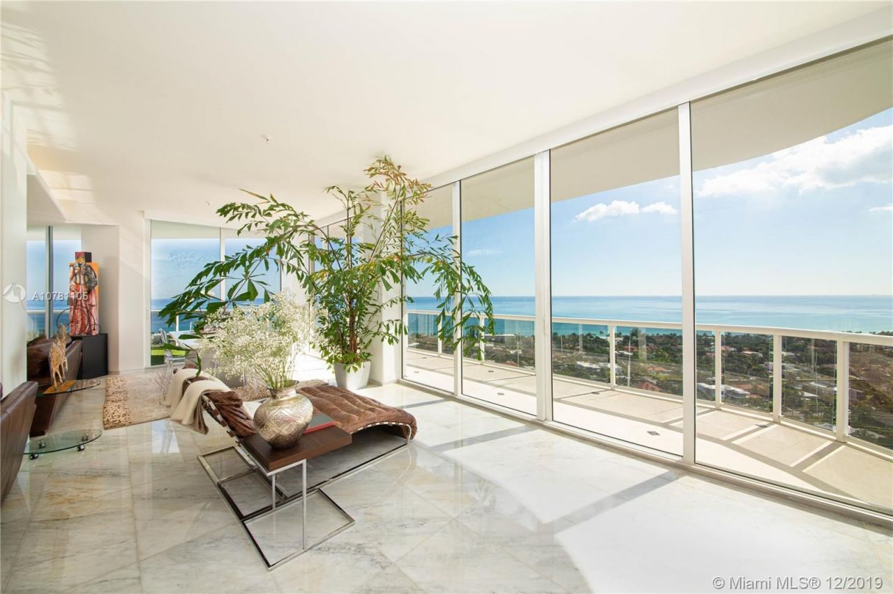 Penthouse in Miami, USA, 700 m² - picture 16