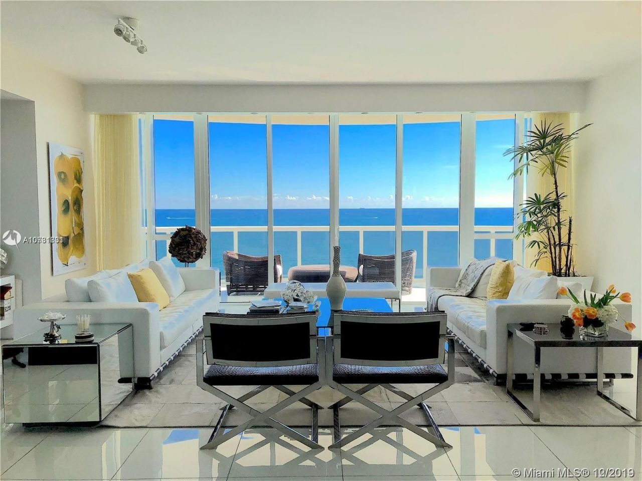 Flat in Miami, USA, 270 m² - picture 1