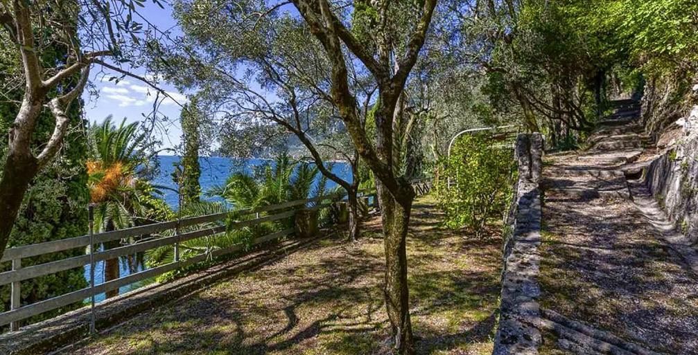 Villa por Lago de Garda, Italia, 750 m² - imagen 4