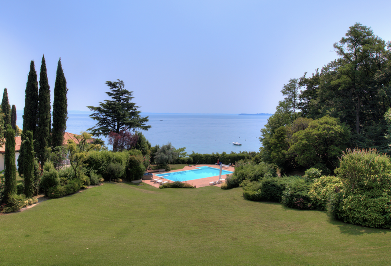 Villa on Lake Garda, Italy, 700 m² - picture 3