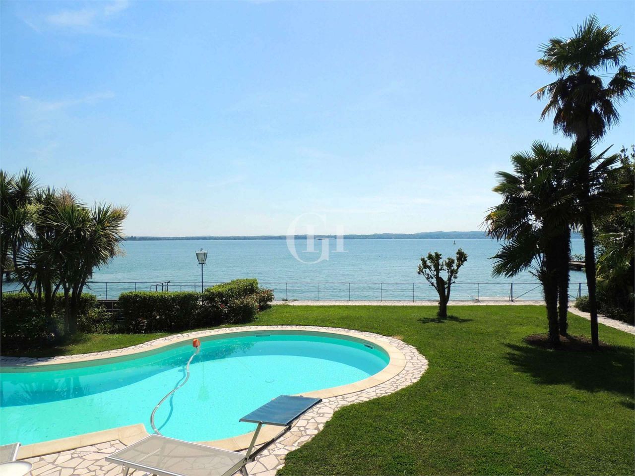Villa on Lake Garda, Italy, 450 m² - picture 2