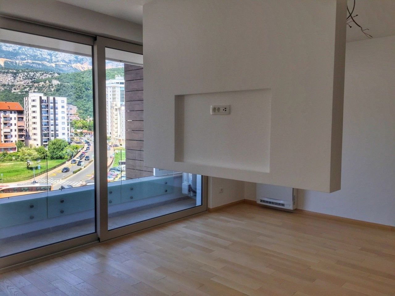 Gewerbeimmobilien in Budva, Montenegro, 46 m² - Foto 1