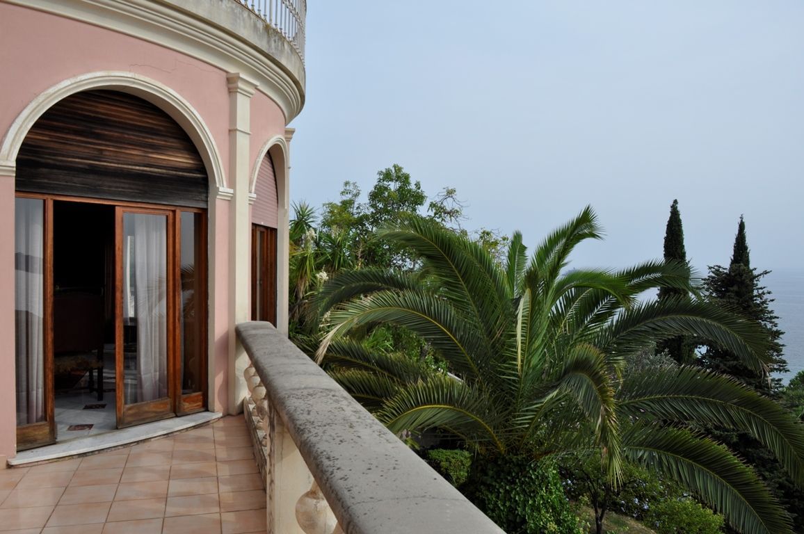 Villa en Ventimiglia, Italia, 570 m² - imagen 7
