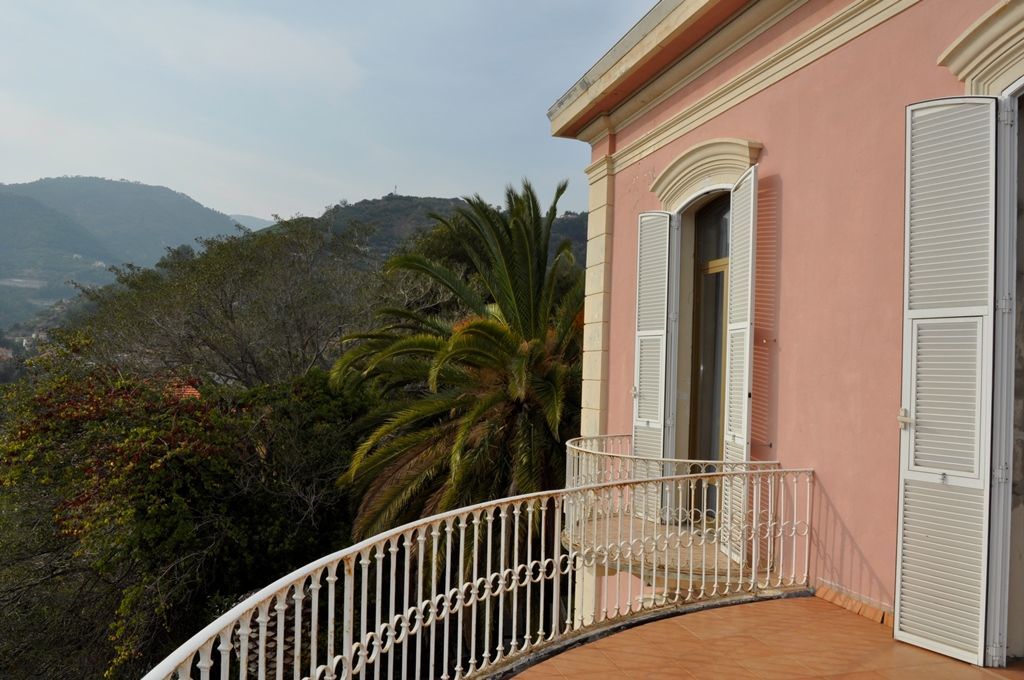 Villa en Ventimiglia, Italia, 570 m² - imagen 11