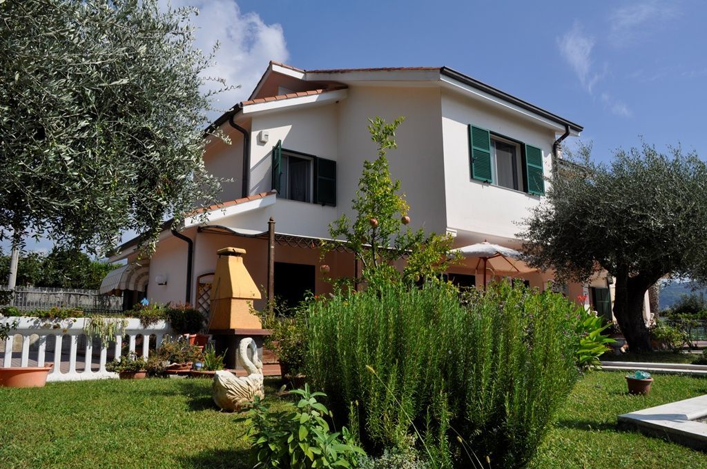 Villa in Arma di Taggia, Italy, 395 m² - picture 1