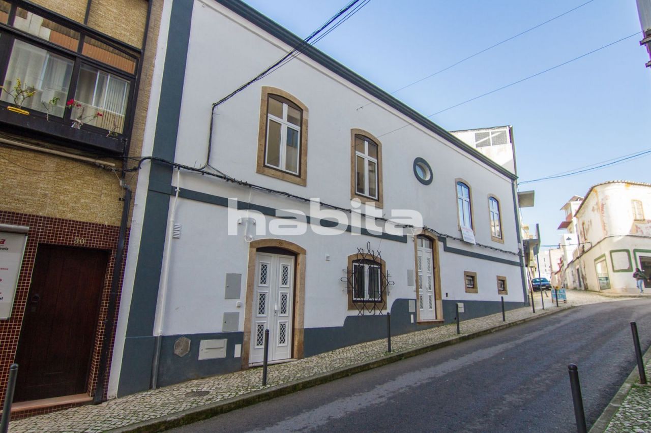 House in Portimao, Portugal, 287 m² - picture 1