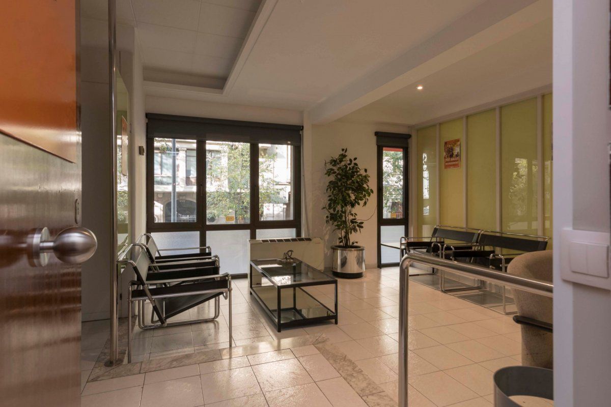 Gewerbeimmobilien in Barcelona, Spanien, 120 m² - Foto 1