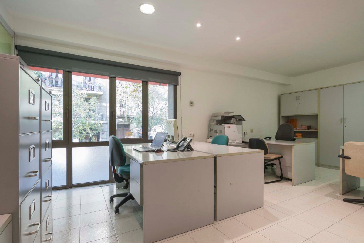 Biens commerciaux à Barcelone, Espagne, 120 m² - image 4