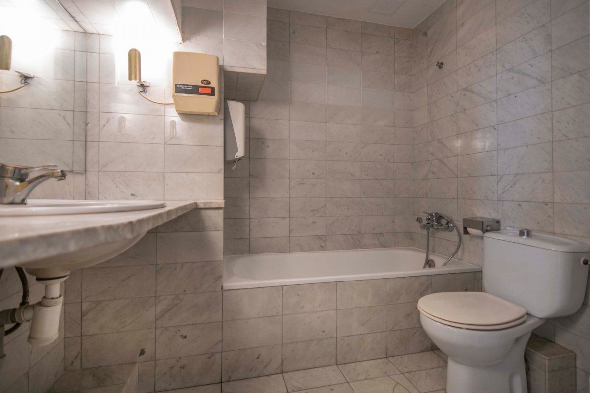 Biens commerciaux à Barcelone, Espagne, 120 m² - image 7