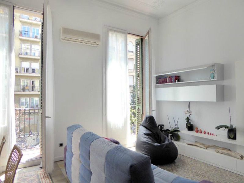 Flat in Barcelona, Spain, 113 m² - picture 3