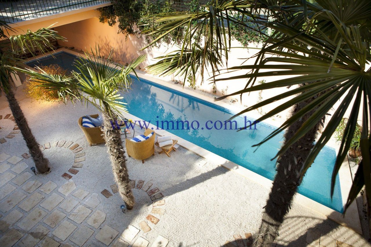 Villa on Hvar, Croatia, 600 m² - picture 2