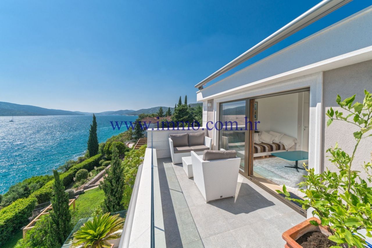 Villa à Trogir, Croatie, 500 m² - image 1