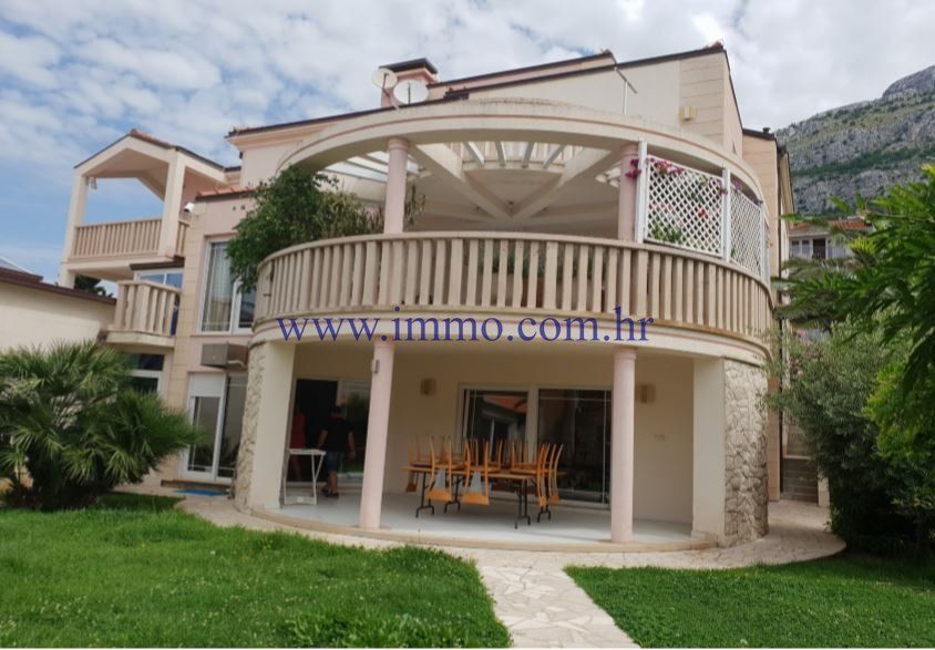Villa en Omis, Croacia, 817.52 m² - imagen 2