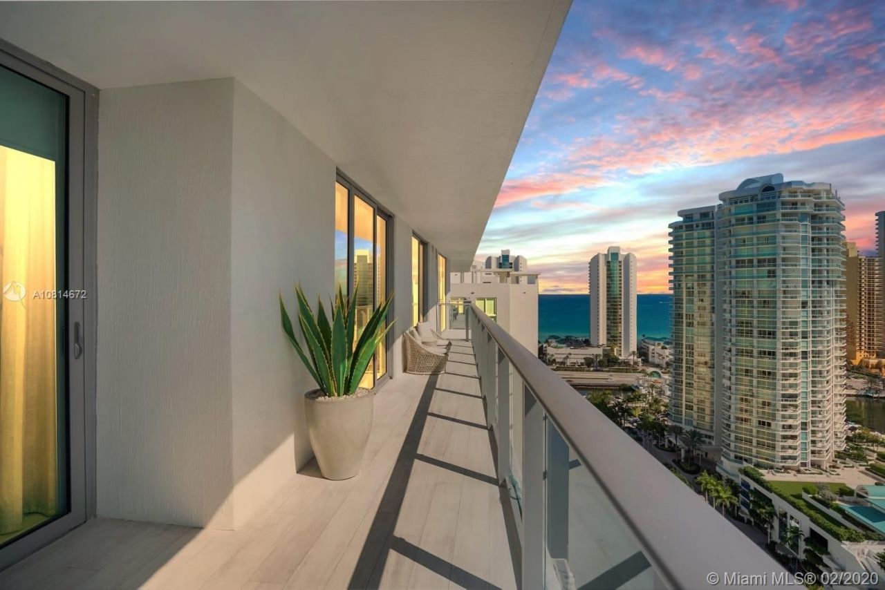 Flat in Miami, USA, 180 m² - picture 1