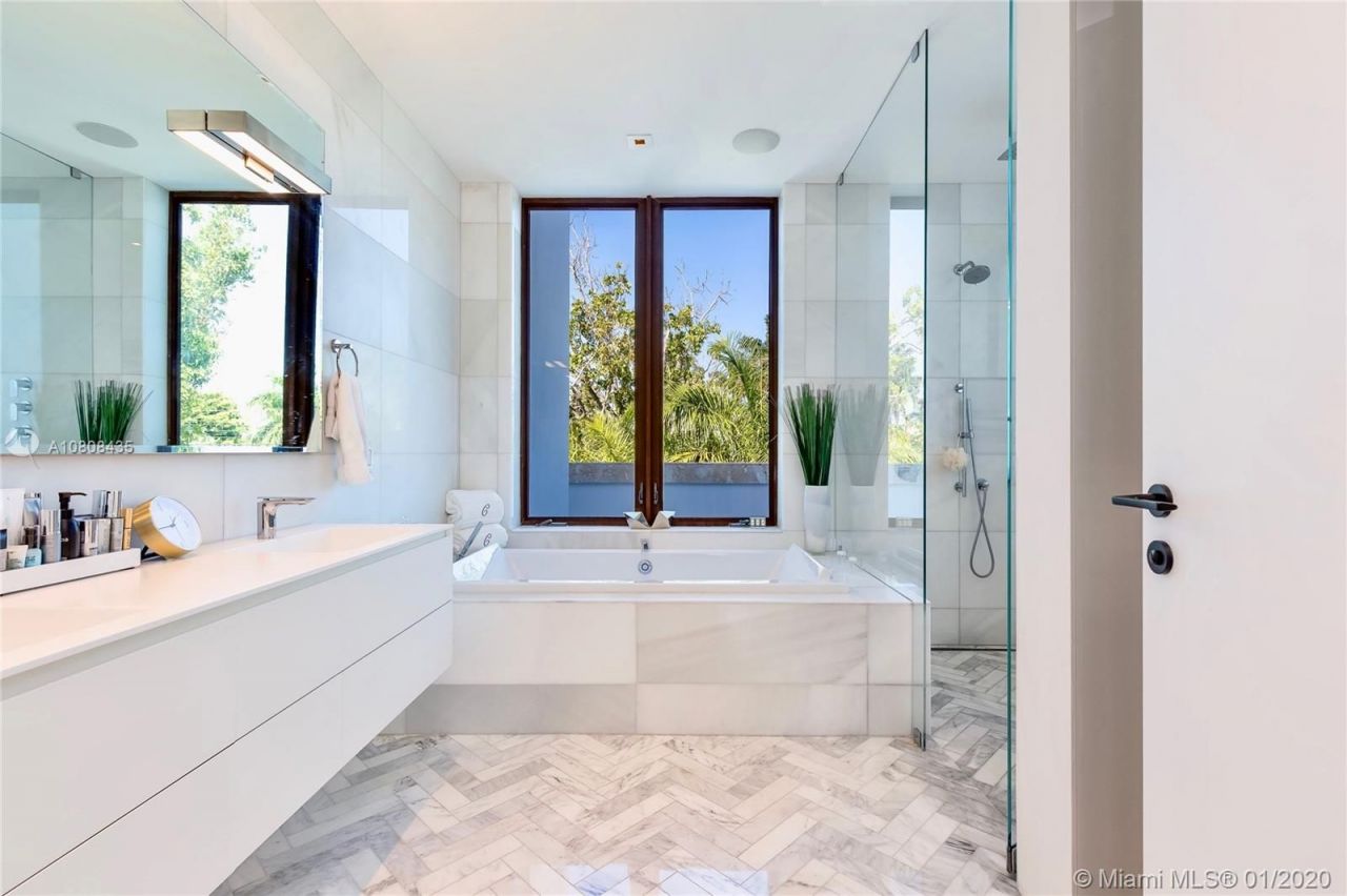 Villa à Miami, États-Unis, 350 m² - image 10