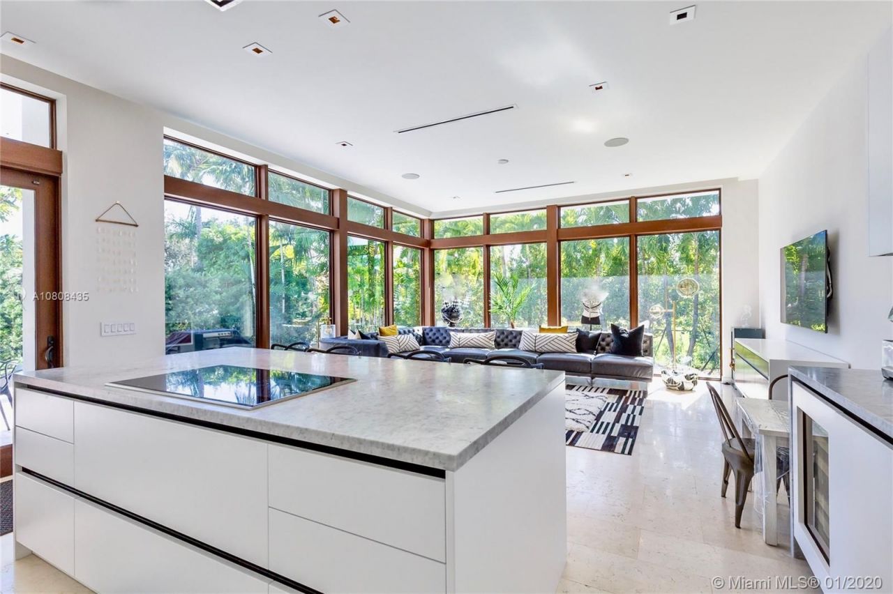 Villa à Miami, États-Unis, 350 m² - image 12