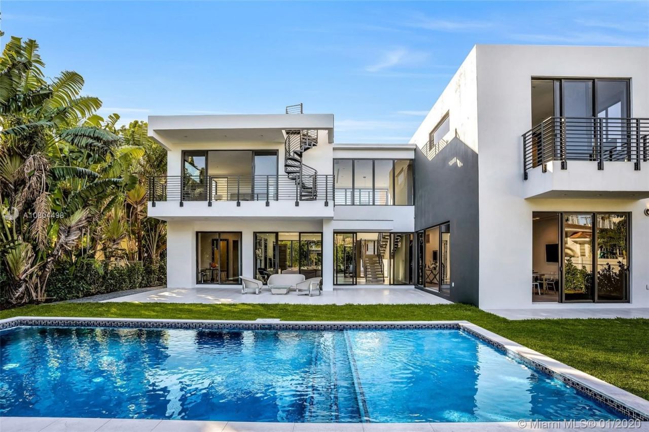 Villa in Miami, USA, 380 m² - Foto 1