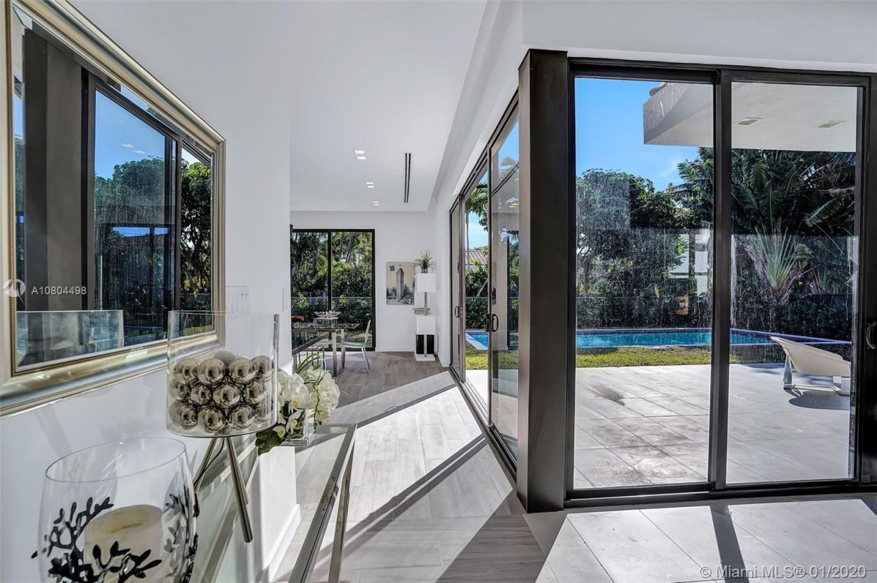 Villa à Miami, États-Unis, 380 m² - image 9