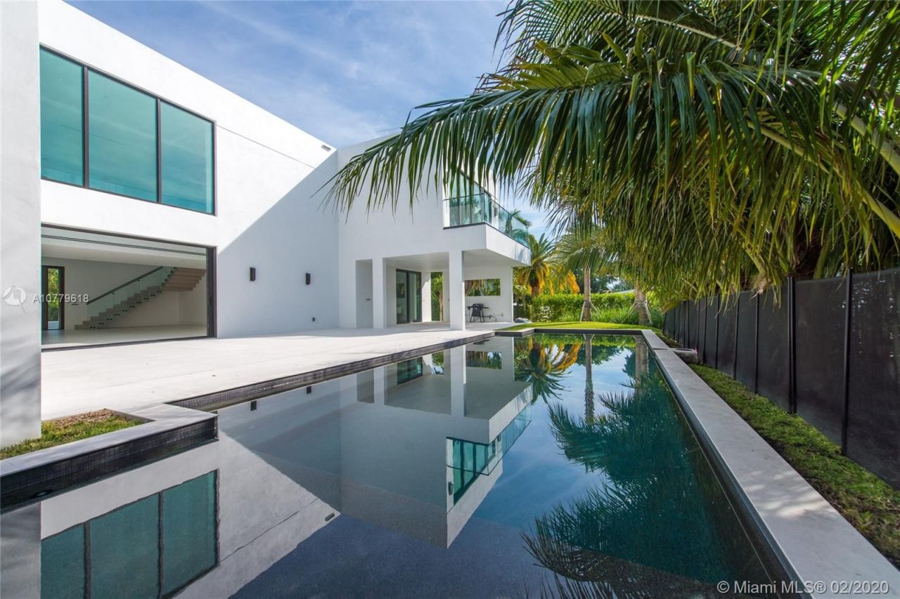 Villa en Miami, Estados Unidos, 800 m² - imagen 2