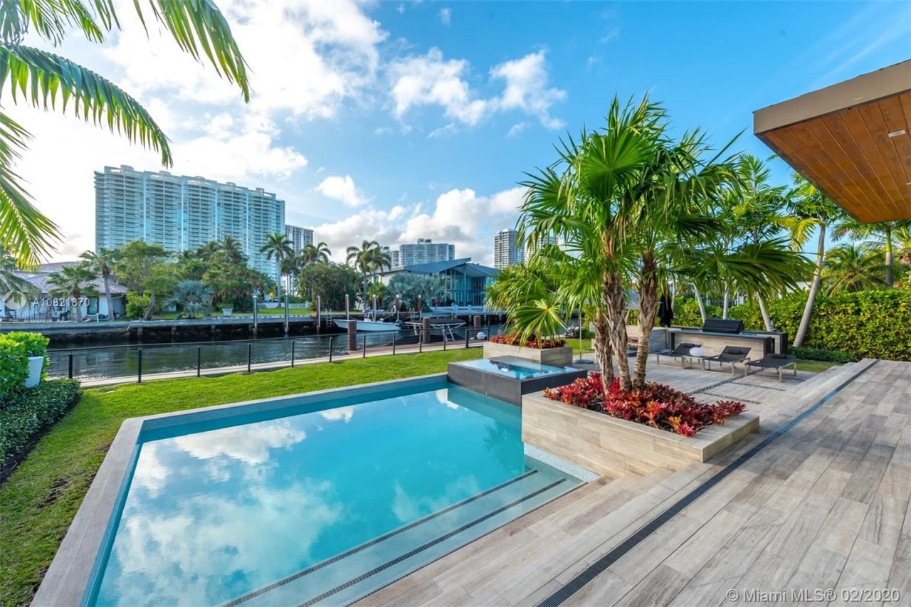 Villa à Miami, États-Unis, 500 m² - image 2