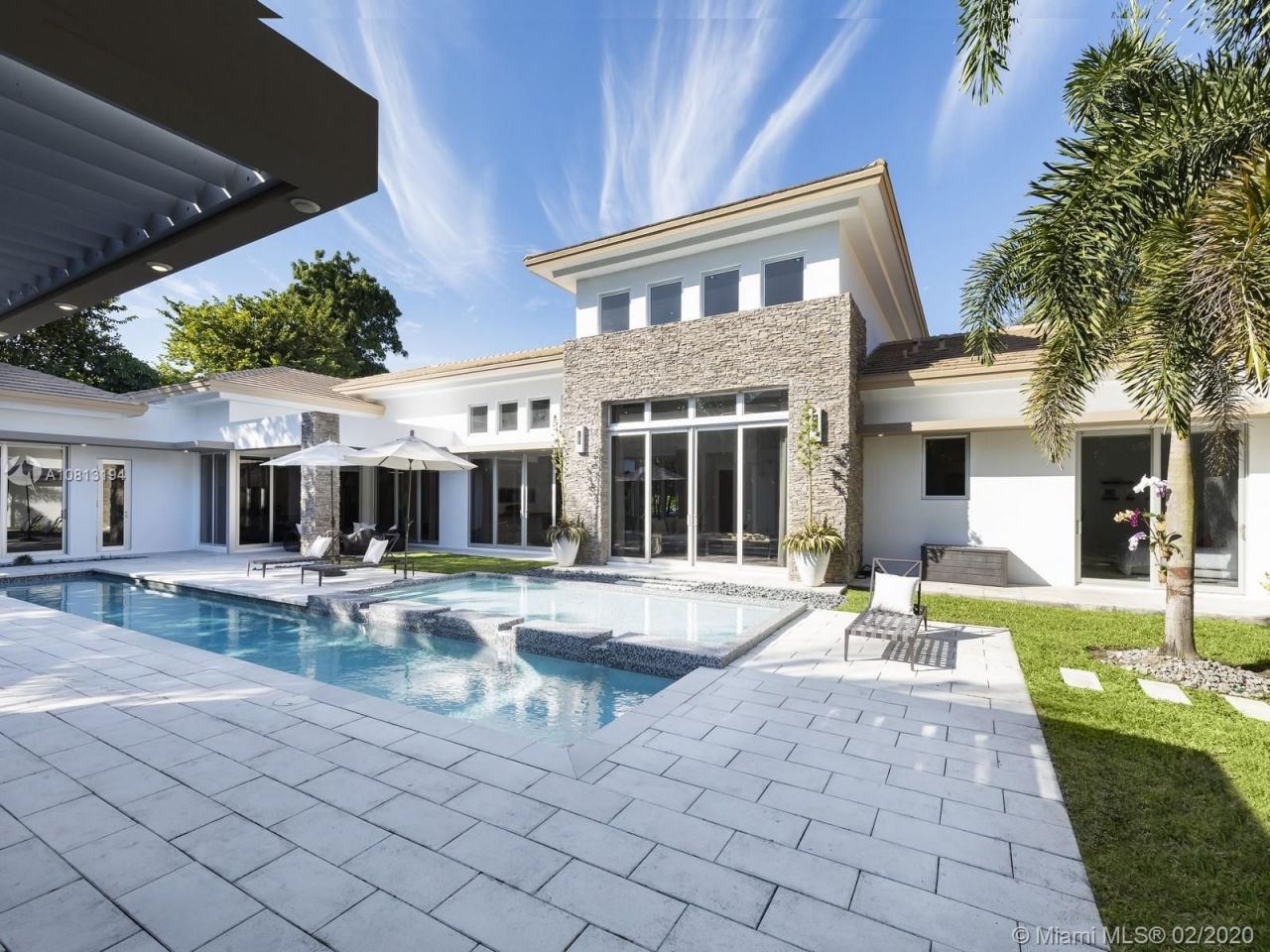 Villa à Miami, États-Unis, 550 m² - image 1