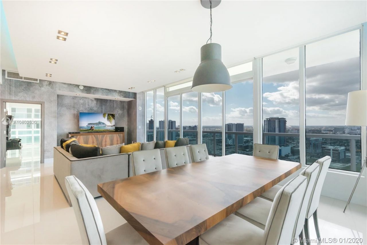 Penthouse in Miami, USA, 380 m² - picture 2