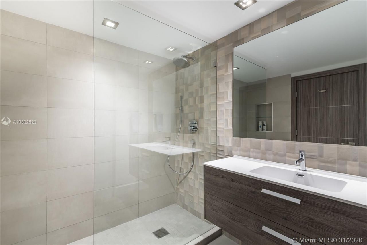 Penthouse in Miami, USA, 380 m² - picture 15