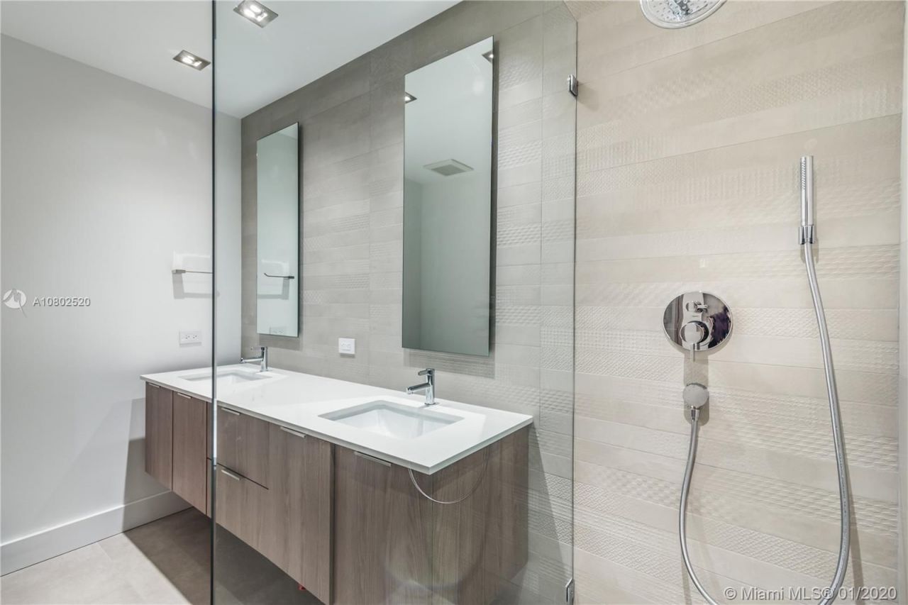 Penthouse in Miami, USA, 380 m² - picture 14