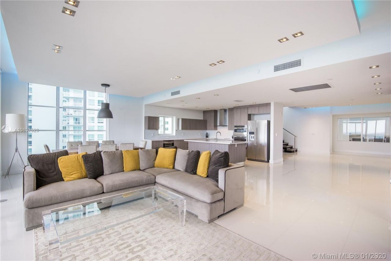 Penthouse in Miami, USA, 380 m² - picture 11