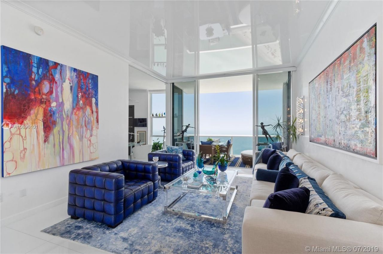 Penthouse in Miami, USA, 270 m² - picture 1