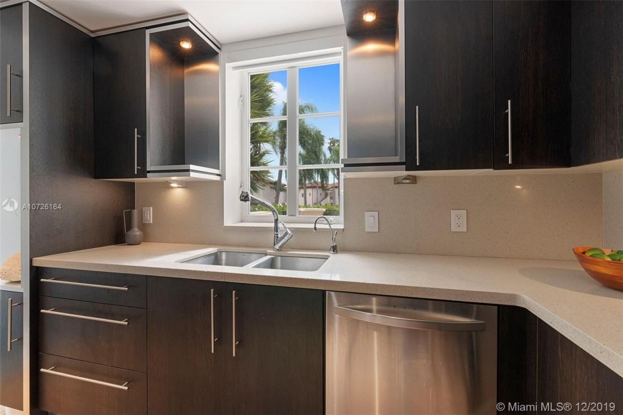 Flat in Miami, USA, 185 m² - picture 14