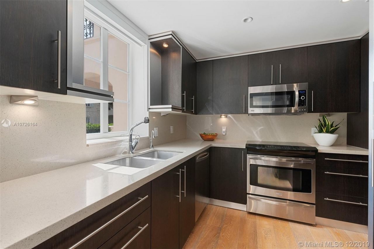 Flat in Miami, USA, 185 m² - picture 15