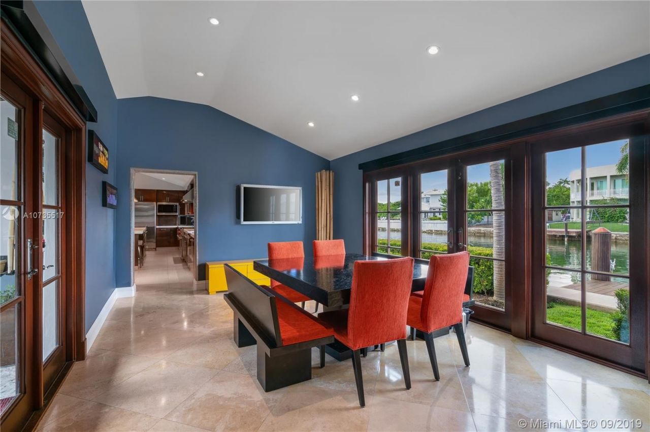 Villa à Miami, États-Unis, 650 m² - image 10