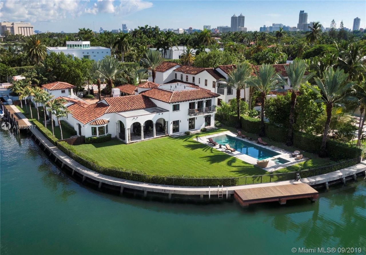 Villa à Miami, États-Unis, 650 m² - image 2