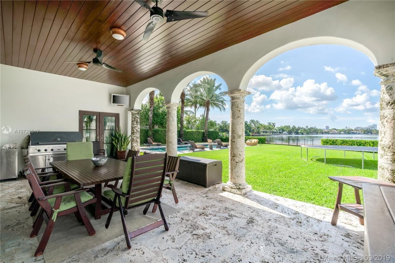 Villa à Miami, États-Unis, 650 m² - image 3