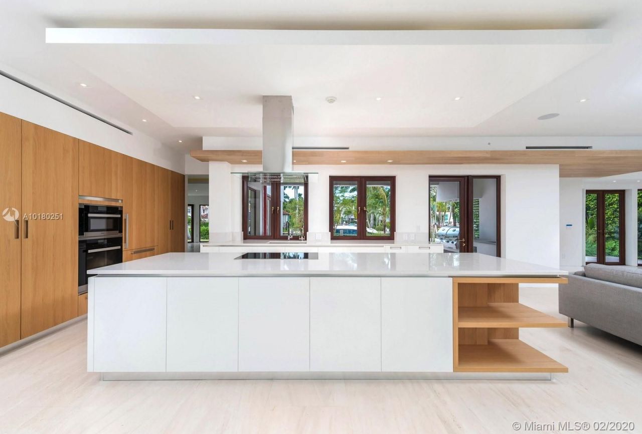 Villa à Miami, États-Unis, 750 m² - image 4