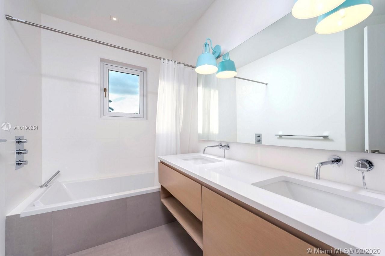 Villa à Miami, États-Unis, 750 m² - image 9