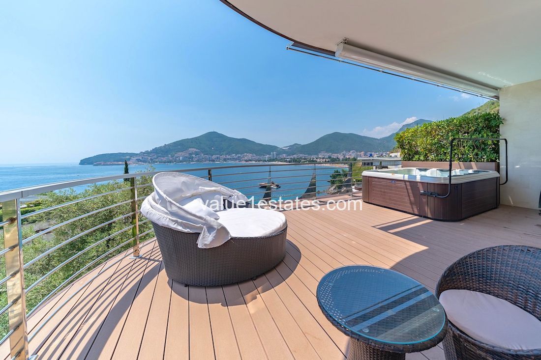 Apartment in Budva, Montenegro, 139 m² - picture 1