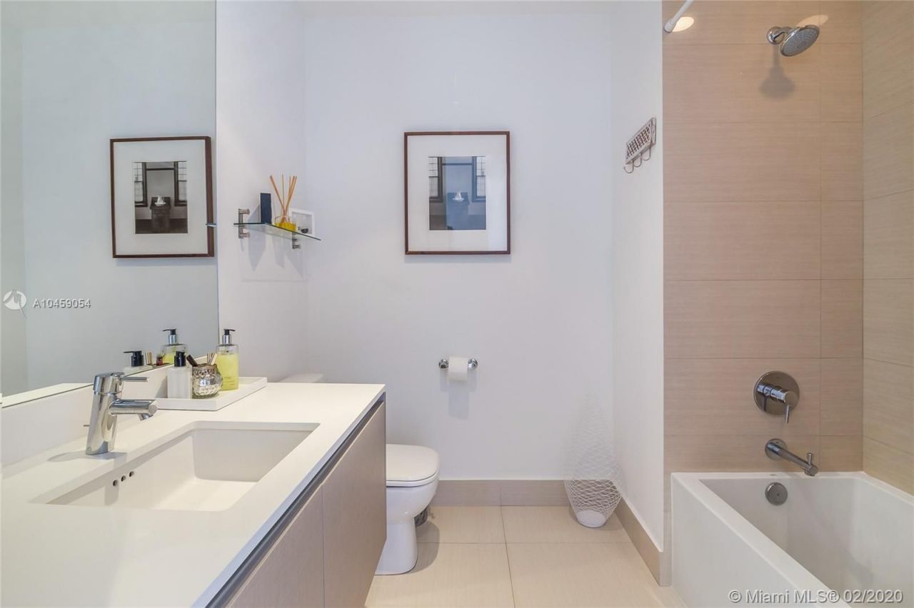 Piso en Miami, Estados Unidos, 200 m² - imagen 9