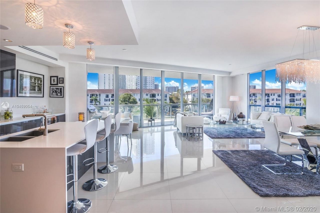 Piso en Miami, Estados Unidos, 200 m² - imagen 2