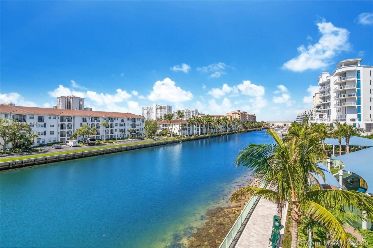 Piso en Miami, Estados Unidos, 200 m² - imagen 11