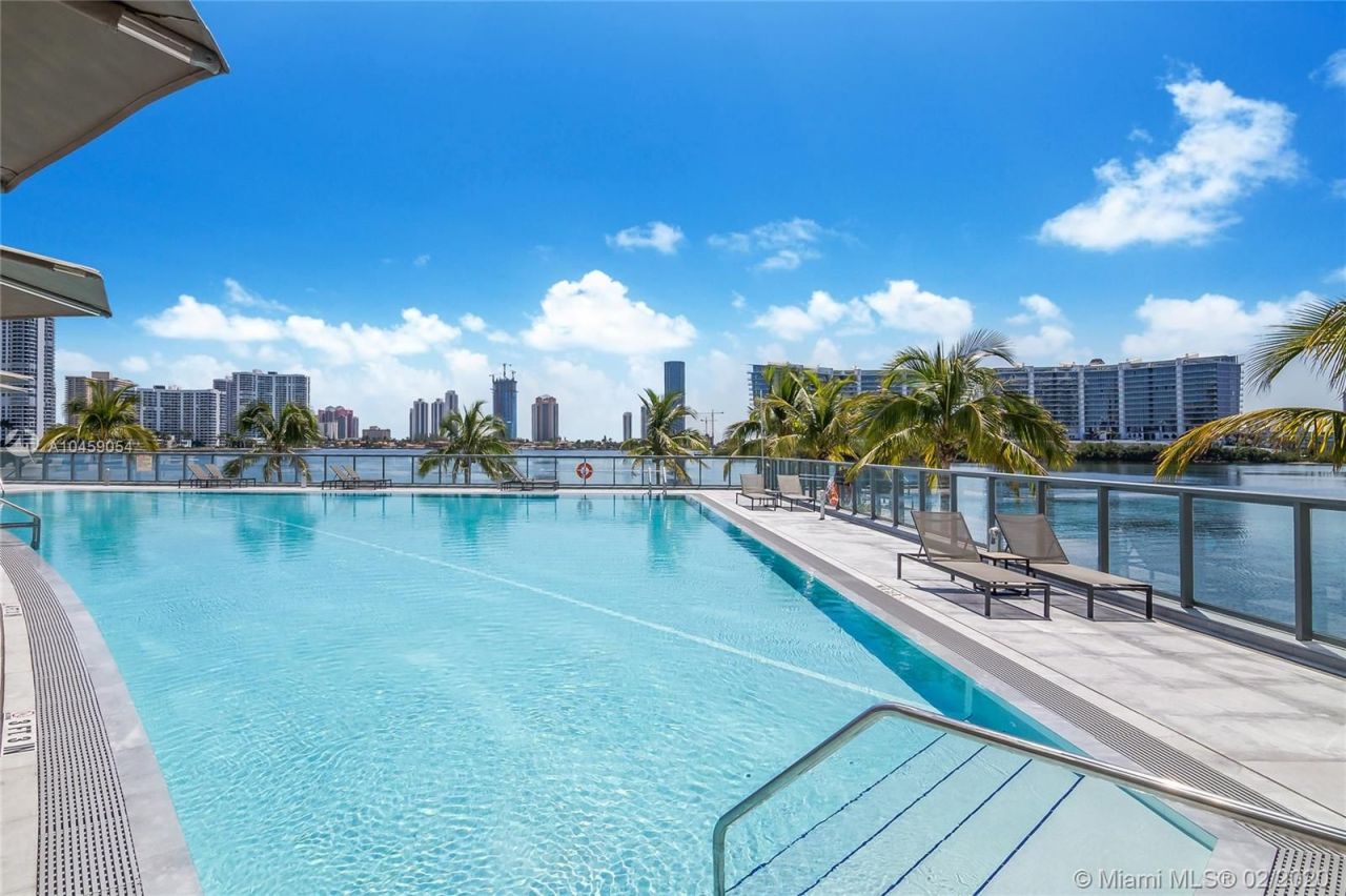 Piso en Miami, Estados Unidos, 200 m² - imagen 14