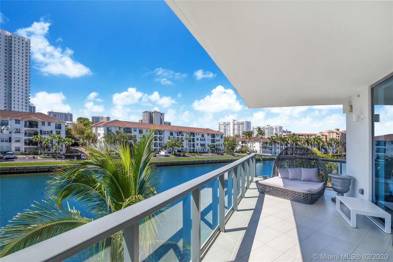 Piso en Miami, Estados Unidos, 200 m² - imagen 12