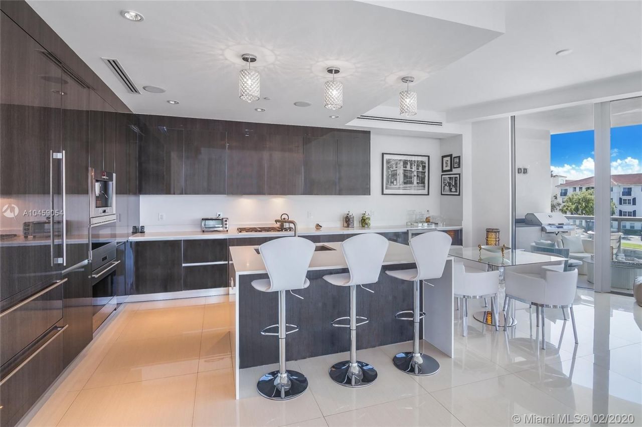 Piso en Miami, Estados Unidos, 200 m² - imagen 13