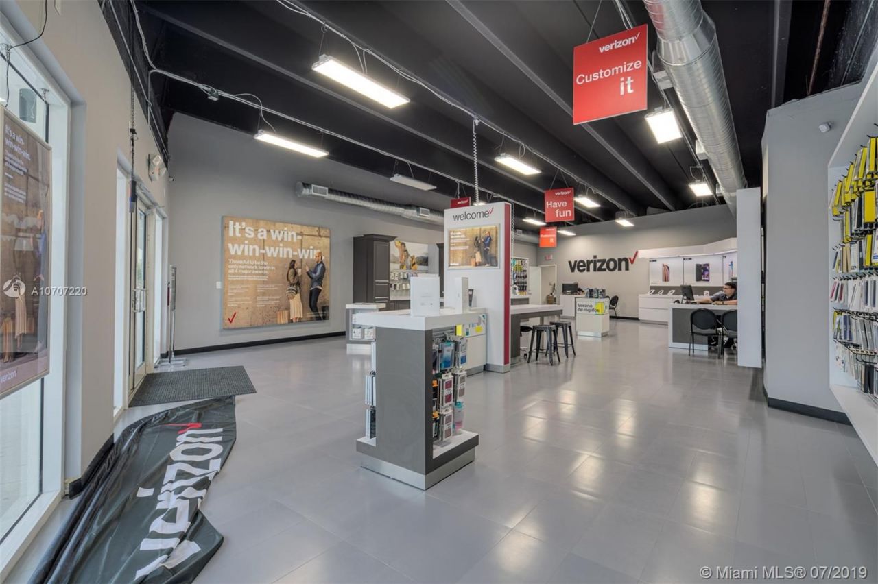 Proprietà commerciale a Miami, USA, 700 m² - foto 6