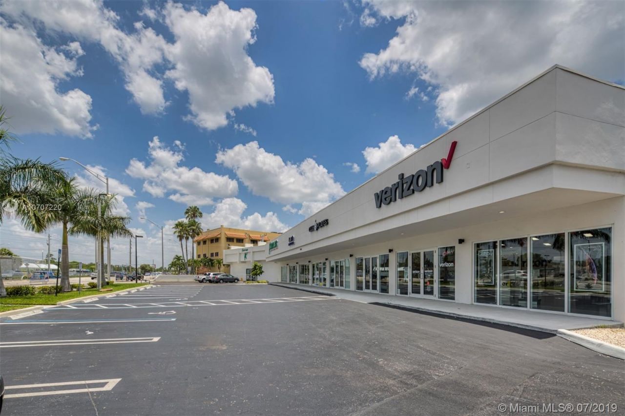 Proprietà commerciale a Miami, USA, 700 m² - foto 9